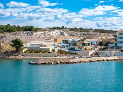 Vila 360 m², Zadar okolica - prvi red do mora