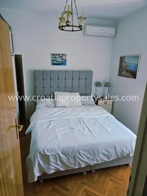 Kuća u Trogiru, 50 m od mora, mirna lokacija i zelenilo - 10