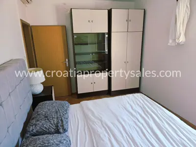 Kuća u Trogiru, 50 m od mora, mirna lokacija i zelenilo - 9