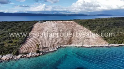 Agricultural land 30,920 m², Pelješac, olive grove and warehouses