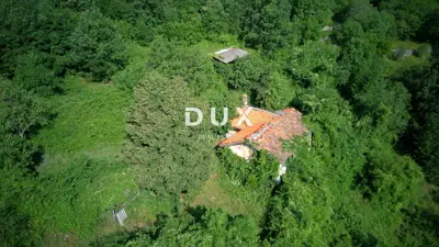 OPATIJA, DOBREĆ - 3 old houses with a spacious yard and lots of potential