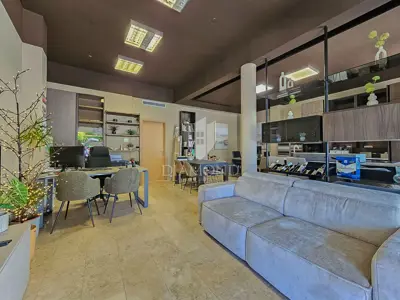 Commercial space 129 m², Novigrad - center by the sea
