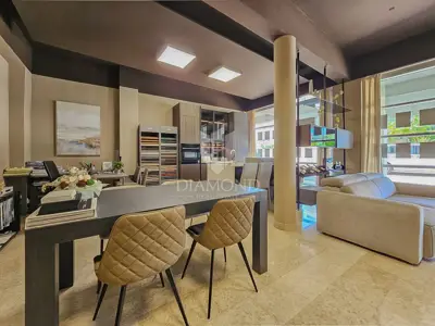 Commercial space 129 m², Novigrad - center by the sea - 2