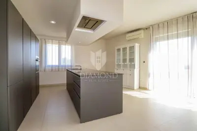 Penthouse 340 m², Rovinj - pogled na more i krovna terasa - 9