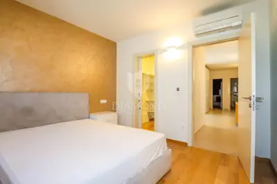 Penthouse 340 m², Rovinj - pogled na more i krovna terasa - 12