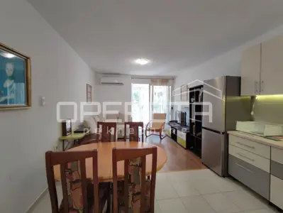 Dvosoban stan 60 m², Melada, Zadar, namješten i s liftom