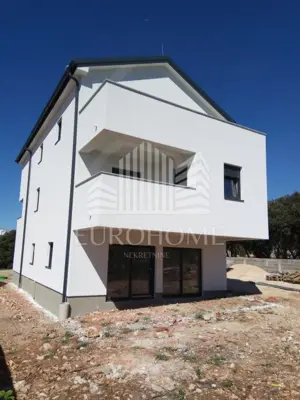 Mandre-Pag, 4S stan, prizemlje s bazenom, 200m od mora - 2