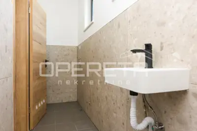 House for sale in Gornja Lomnica, 220 m² - 19