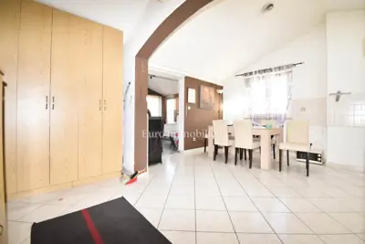 Wohnung in Poreč, hohes Dachgeschoss, Balkon und Meerblick - 2