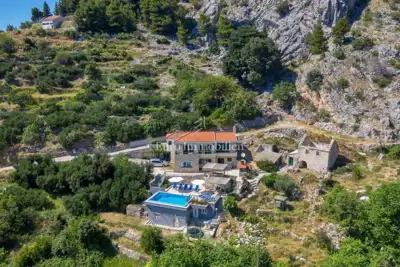 Villa with pool and panoramic sea view - 2