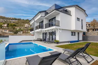Prestigeträchtige Wohnung in Lovran mit privatem Pool