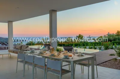 Villa 300 m², Primošten, Meerblick und ruhige Umgebung - 2