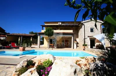 House for sale in Barban, 220 m²
