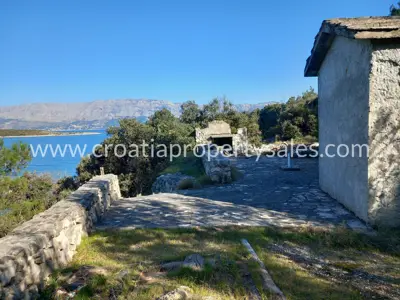 Kuća 55 m², otok Brač - prvi red do mora - 2