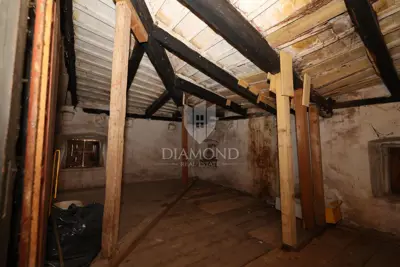 Stone house 170 m², Bale - center of the old town core - 11