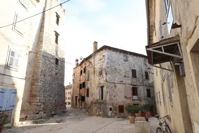 Stone house 170 m², Bale - center of the old town core - 2