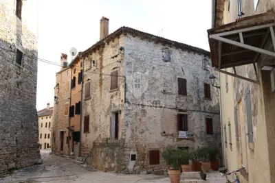 Stone house 170 m², Bale - center of the old town core