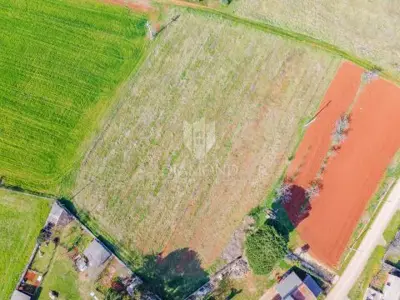 Land plot for sale in Poreč