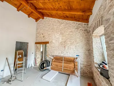 Prilika! Samostojeća prizemnica s bazenom i velikom okućnicom! - 7