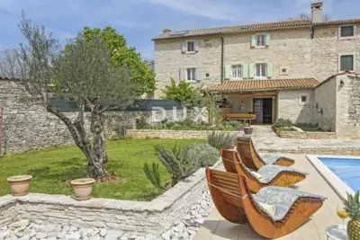 House 136 m², Svetvinčenat - stone house with pool - 9