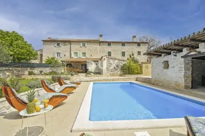 House 136 m², Svetvinčenat - stone house with pool - 8