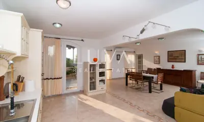 House 230 m², Mirca on Brač - quiet location near the sea - 15