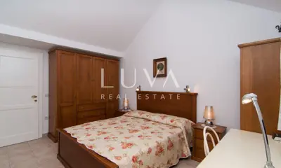 House 230 m², Mirca on Brač - quiet location near the sea - 19