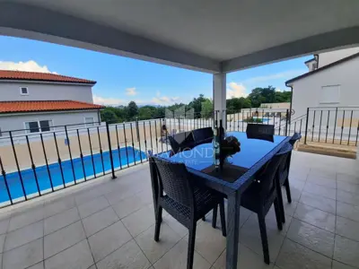 Kuća 180 m², Labin - pogled na more i bazen - 7