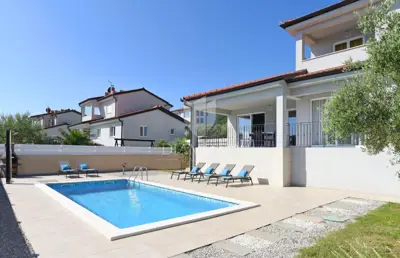 Kuća 180 m², Labin - pogled na more i bazen - 2