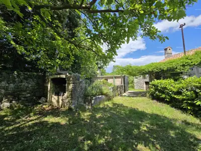 Rakalj, kamena kuća s 1.920 m² građevinskog zemljišta - 17