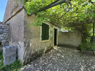 Rakalj, kamena kuća s 1.920 m² građevinskog zemljišta - 10
