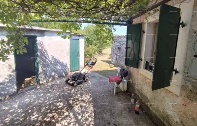 Rakalj, stone house with 1,920 m² of building land - 4