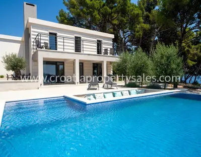 Haus, Brač, 314 m², 1 900 000 €