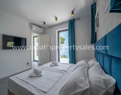 Haus, Brač, 314 m², 1 900 000 € - 2
