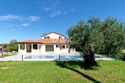 Villa 400 m², Vrsar - mediterraner Charme und Pool