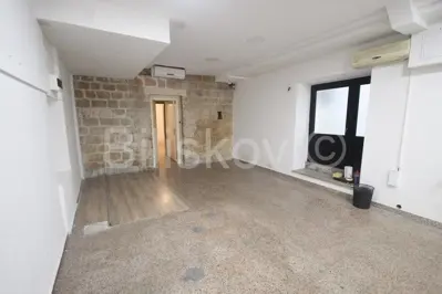 Poslovni prostor 112 m², Split, centar grada i ulaz s ulice - 2