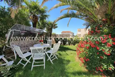 Apartmenthaus 610 m², Zadar - 50 m vom Strand - 5