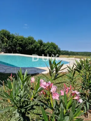 Haus 177 m², Umgebung von Poreč - Meerblick und Pool - 8