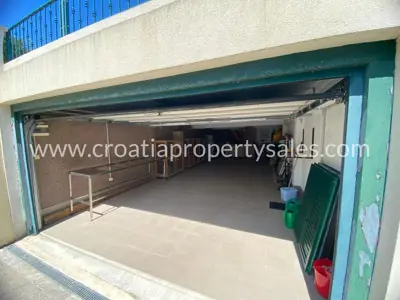 Stan, Brač, 116 m², 4-soban, 380 000 € - 4