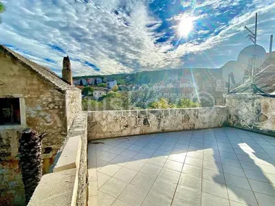 Brač, Supetar, semi-detached renovated house in the center - 3