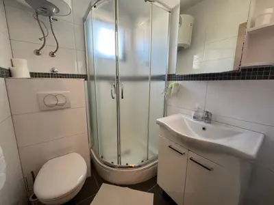 Apartment 52 m², Štinjan, Pula - garden 105 m² and two units - 13