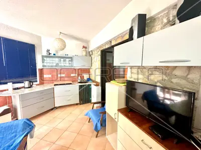 Haus 81 m², Murter - ruhige Straße und Nähe zum Zentrum - 3