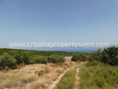 Grundstück, Brač, 35 057 m², 280 000 € - 4