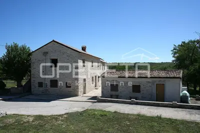 Stone house 650 m², Buje - tourism and hospitality potential