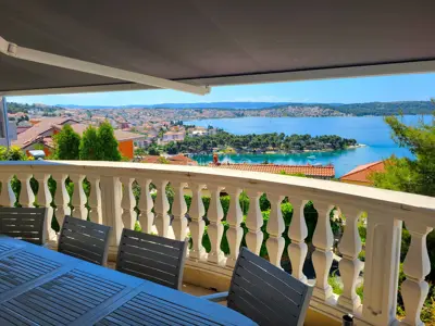 House 165 m², Čiovo near Trogir, sea view
