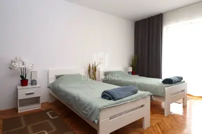 Wohnung 200 m², Poreč - 2 Etagen und 2 Eingänge - 8