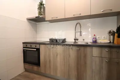 Wohnung 200 m², Poreč - 2 Etagen und 2 Eingänge - 6