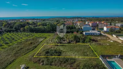 Baugrundstück 659 m², Novigrad - ruhige Lage