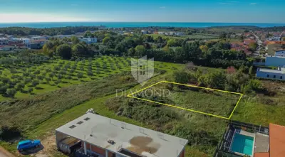 Building plot 659 m², Novigrad - quiet location - 2