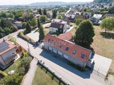 Kurija 570 m², Samobor Centar, velika parcela 7 319 m² - 3